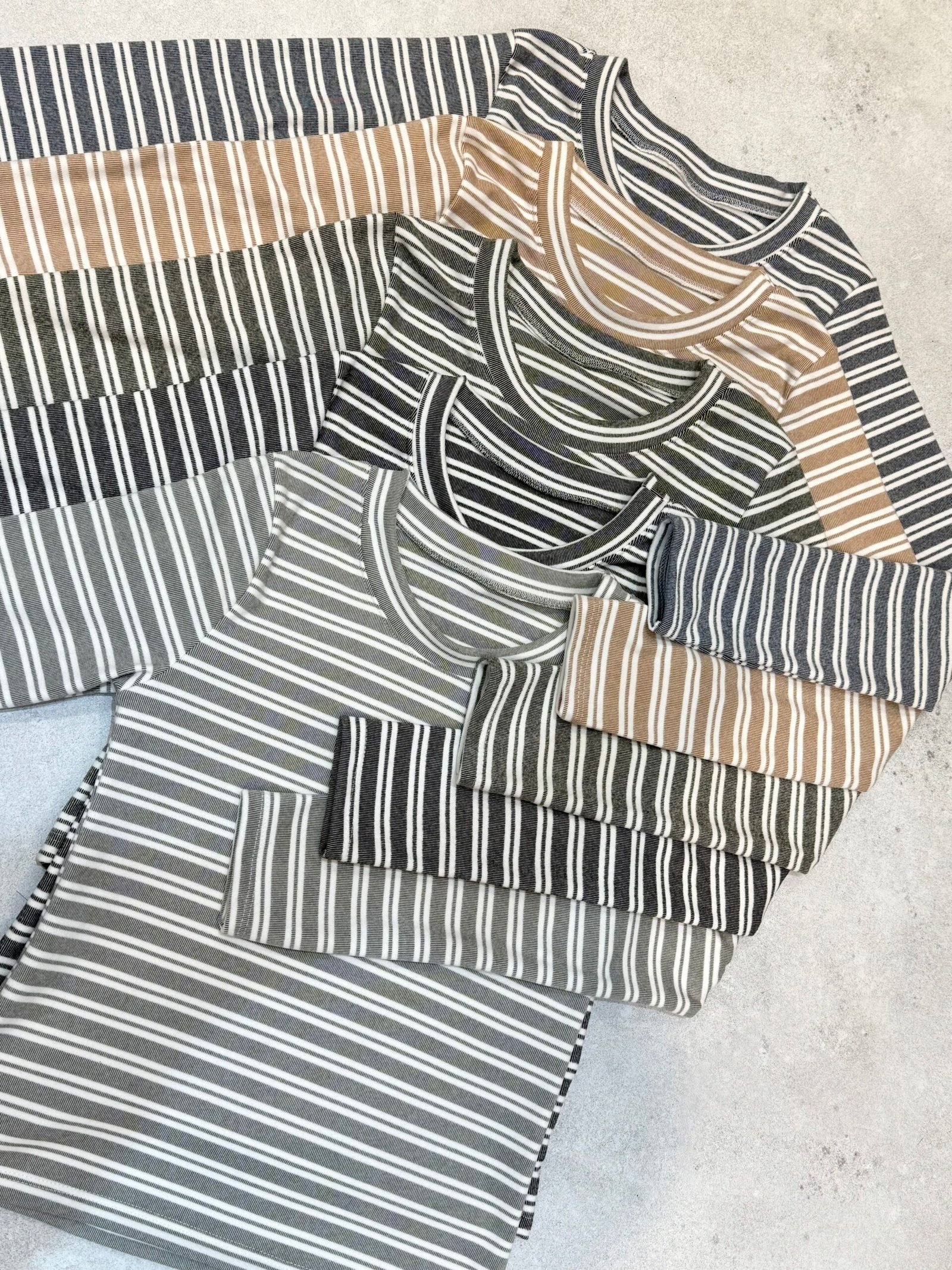 0BED68CE-54C0-4EC1-A88D-00DA3B0FFC77 Camiseta Darlon rayado #760 - Imagen 1