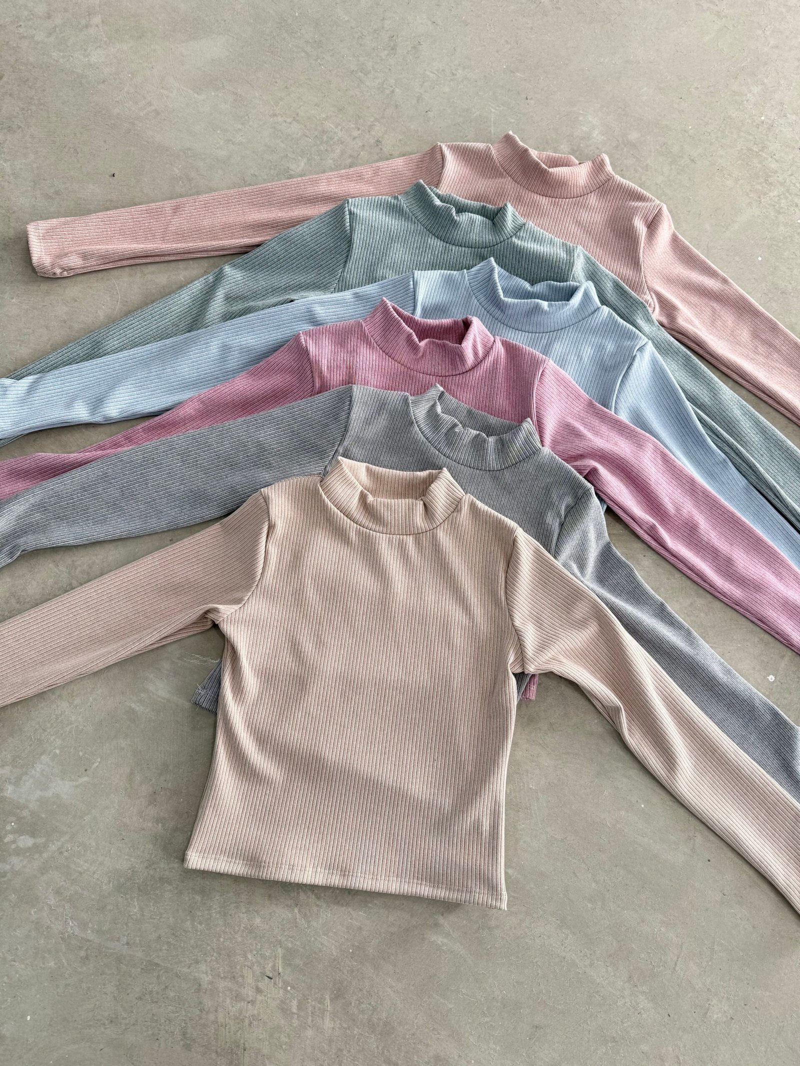 DF69958F-1E30-4447-932E-1DAD935C221D Polera Darlon vintage - Imagen 1