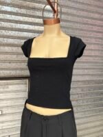 Remera escote cuadrado