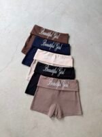 Short Girl - Imagen 3